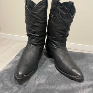Dingo Leather Black Heeled Boots with Slouched Design NWOT